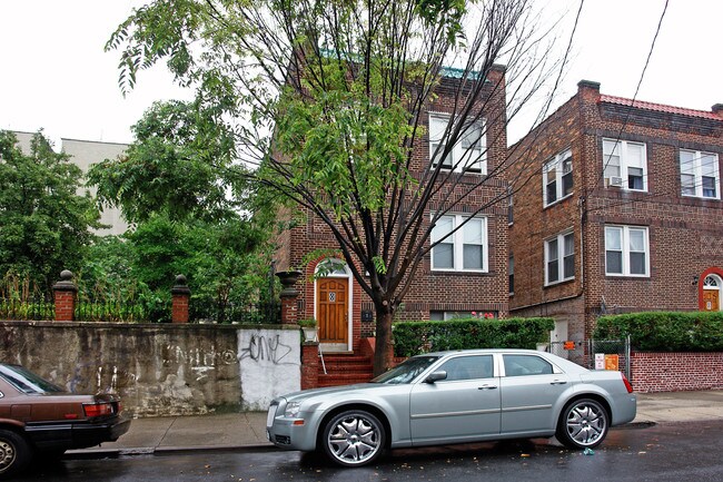 2752 Wallace Ave in Bronx, NY - Building Photo - Building Photo