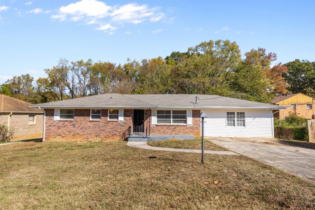 4010 Emerald Lake Dr in Decatur, GA - Building Photo