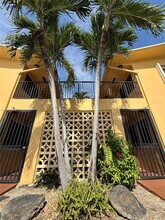 1733 Mayo St in Hollywood, FL - Building Photo - Building Photo