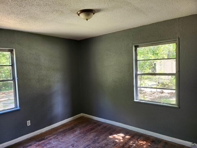 215 Camellia Cir in Warner Robins, GA - Building Photo - Building Photo