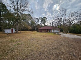 8857 LA-111 in Anacoco, LA - Building Photo