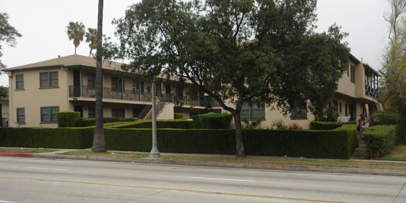 1868-1874 N Lincoln Ave in Pasadena, CA - Building Photo