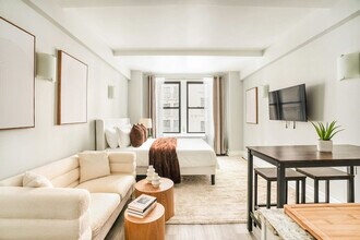 240 W 73rd St in New York, NY - Building Photo - Building Photo