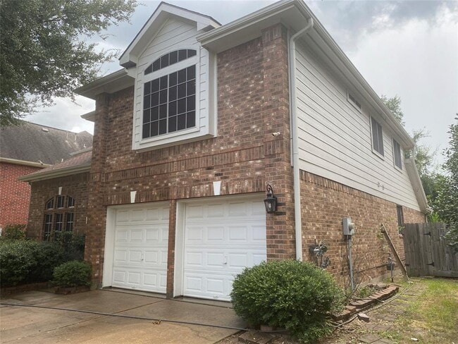 2114 Winding Hollow Dr in Katy, TX - Building Photo - Building Photo