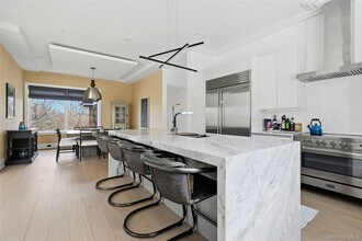 43 Smugglers Path in Riverhead, NY - Building Photo - Building Photo