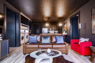 245 Hermitage Ave in Nashville, TN - Building Photo