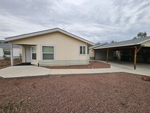 1069 Baseline Rd in Bullhead City, AZ - Building Photo - Building Photo