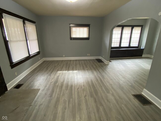 434 N Gladstone Ave in Indianapolis, IN - Building Photo - Building Photo
