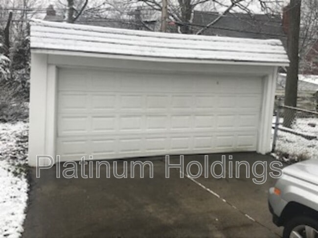 13790 Cedar Rd in University Heights, OH - Building Photo - Building Photo