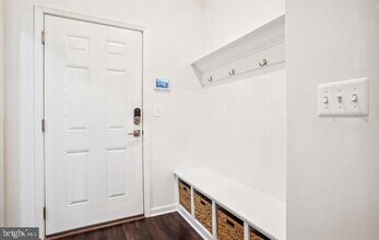 17851 Woods Overlook Dr in Dumfries, VA - Building Photo - Building Photo