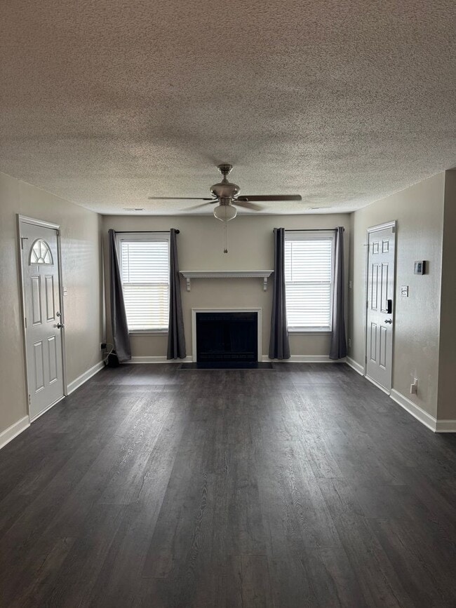 1116 Hoke Loop Rd in Fayetteville, NC - Building Photo - Building Photo
