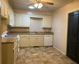 3000 Rosewood Ln, Unit 3002 in Oklahoma City, OK - Building Photo - Building Photo