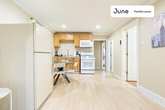 1639 W Superior St in Chicago, IL - Foto de edificio - Building Photo