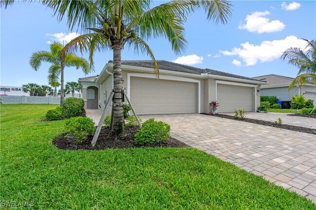 4348 Lemongrass Dr in Ft. Myers, FL - Building Photo - Building Photo