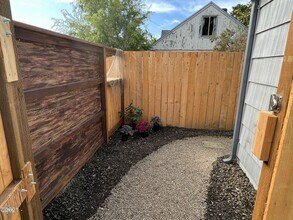 820 NE Broadway St in Waldport, OR - Building Photo - Building Photo