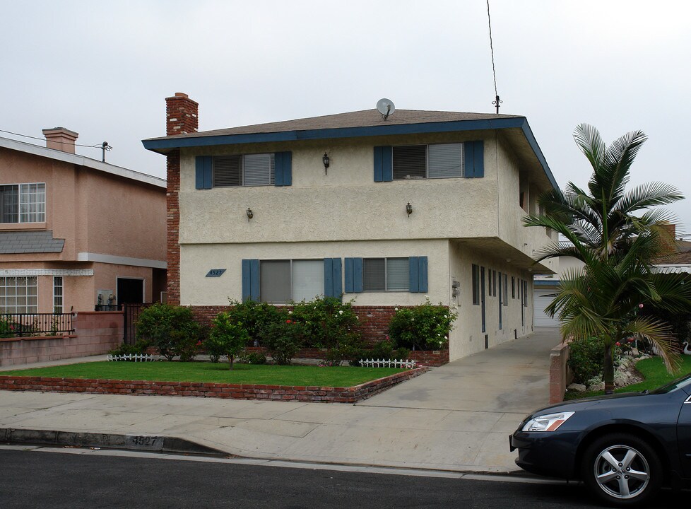 4527 W 116th St in Hawthorne, CA - Building Photo