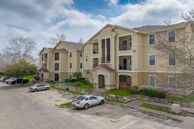 Rosemont at Highland Park in San Antonio, TX - Building Photo - Building Photo