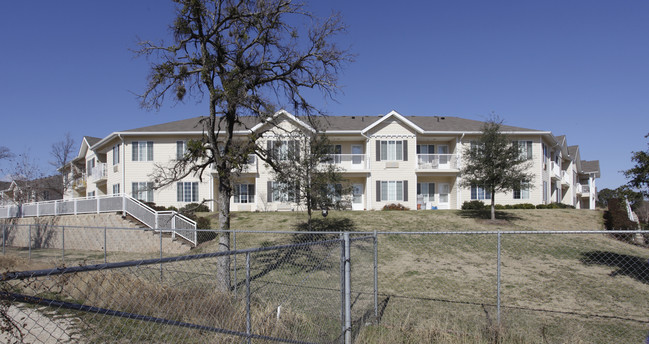 Holiday Parkwood Meadows in Round Rock, TX - Building Photo - Building Photo