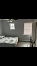 245 Leslie St, Unit 245 in Newark, NJ - Building Photo - Building Photo