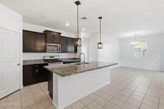 6762 W Encinas Ln in Phoenix, AZ - Building Photo - Building Photo