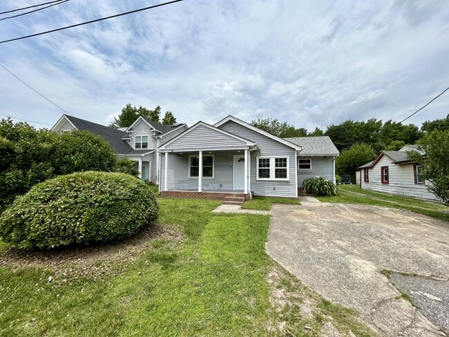 161 Hughes Ave in Virginia Beach, VA - Foto de edificio - Building Photo