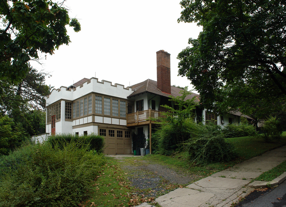 2110-2126 W Walnut St in Allentown, PA - Building Photo