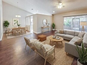 542 Queensbridge Dr in Lake Mary, FL - Foto de edificio - Building Photo