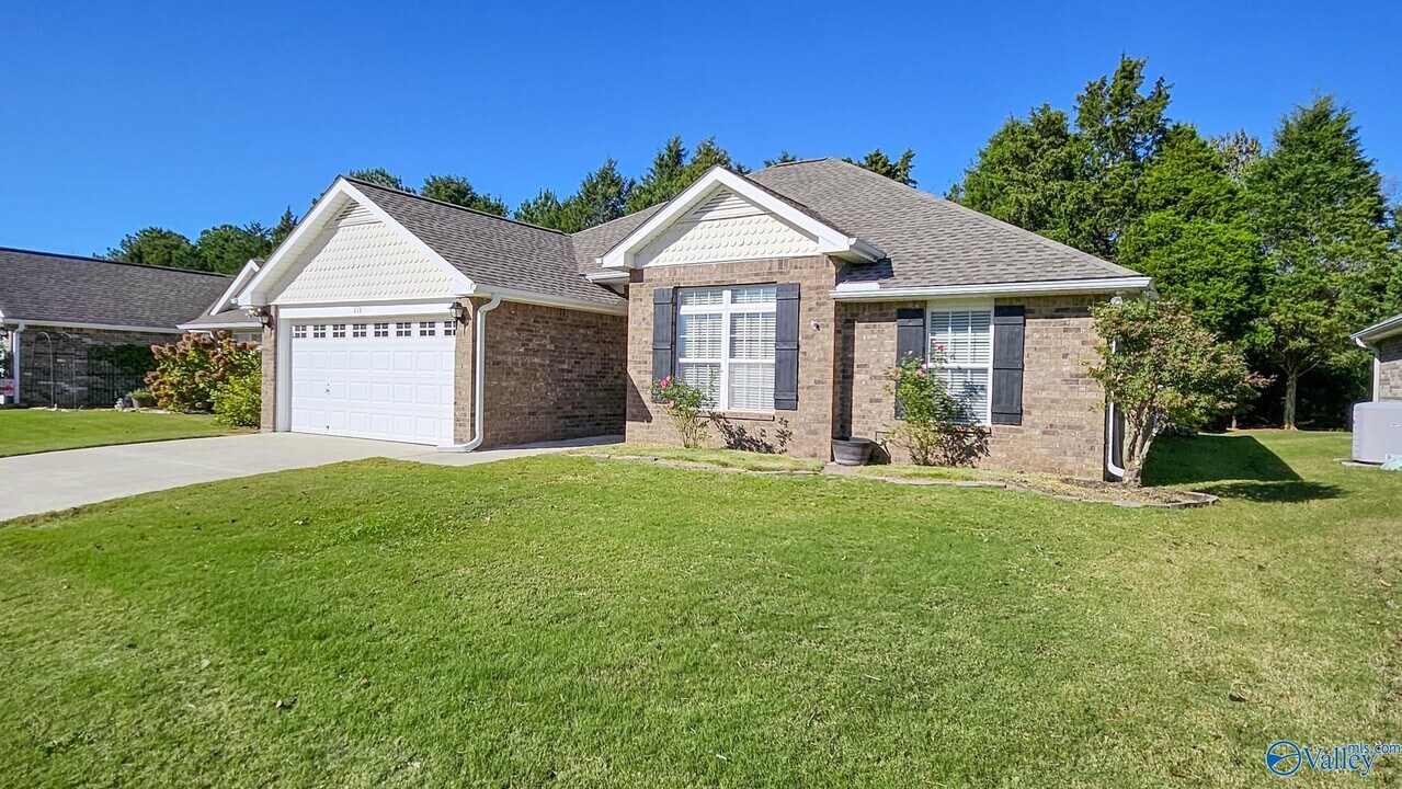 111 Artesian Ln NW in Madison, AL - Building Photo