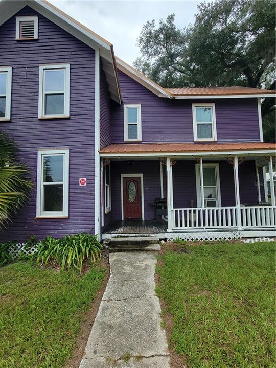 965 NE 2nd St in Ocala, FL - Foto de edificio