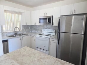 5200 NW 18th Ct in Lauderhill, FL - Building Photo - Building Photo