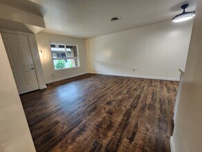 431 S Simpson Ave, Unit D in Hemet, CA - Foto de edificio - Building Photo