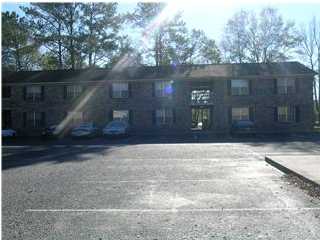 Hidden Lake Apartments in North Charleston, SC - Foto de edificio - Building Photo