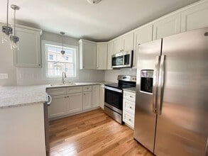114 McKinstry Ave in Chicopee, MA - Building Photo - Building Photo