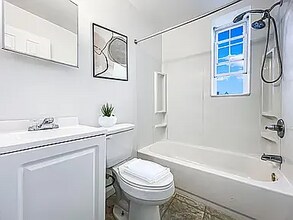 5800 N 16th St, Unit 10 in Philadelphia, PA - Building Photo - Building Photo