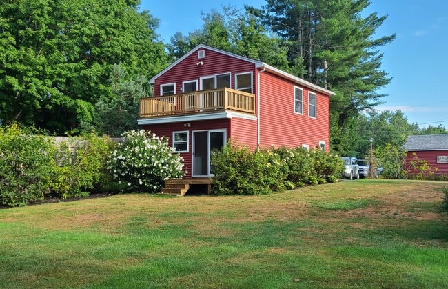 64 Brown Rd in Hampton Falls, NH - Building Photo - Building Photo