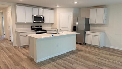 8407 Clearway Dr in Wildwood, FL - Building Photo - Building Photo