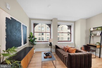 1420 Chestnut St in Philadelphia, PA - Building Photo - Building Photo