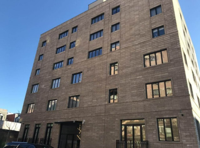 54 Throop Ave in Brooklyn, NY - Foto de edificio