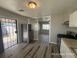 1741 W Desert Cove Ave in Phoenix, AZ - Building Photo - Building Photo