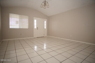 422 Val Verde St in El Paso, TX - Building Photo - Building Photo