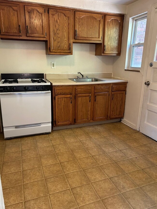 1403 Woodlawn Ave in Pittsburgh, PA - Building Photo - Building Photo