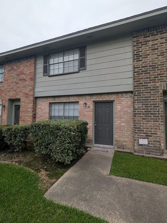 property at 2700 N 16th St