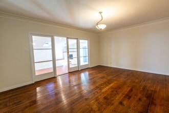 1030 Ulloa St in San Francisco, CA - Building Photo - Building Photo