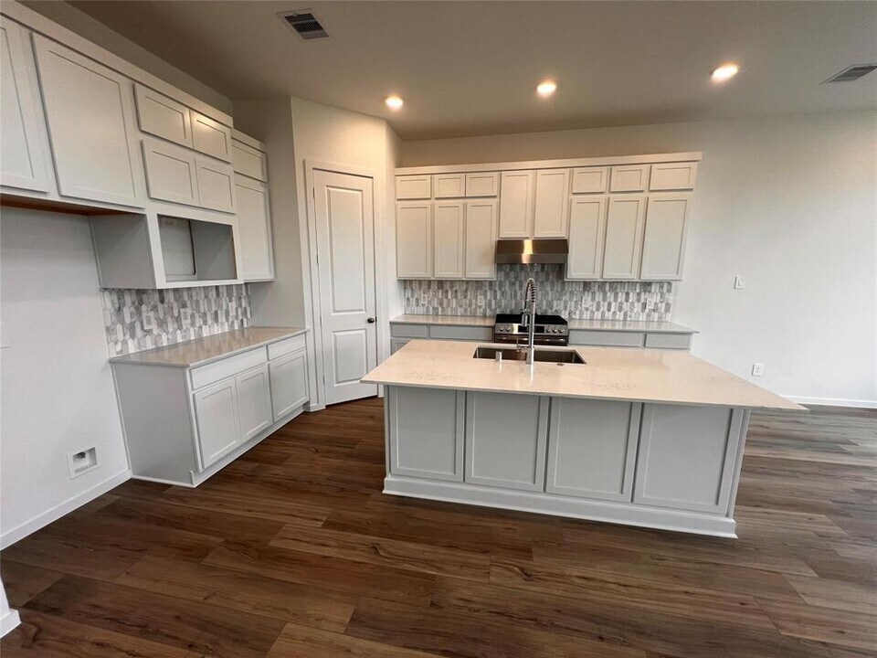 17531 Willow Ln in Hockley, TX - Building Photo