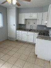 328 Rhode Island (New) St NE in Albuquerque, NM - Building Photo - Interior Photo