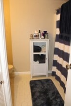 114 Burkhall St, Unit E in Weymouth, MA - Building Photo - Building Photo