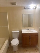 3670 N 56th Ave in Hollywood, FL - Building Photo - Building Photo