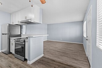 927 Daisy Ave, Unit 09 in Long Beach, CA - Building Photo - Building Photo