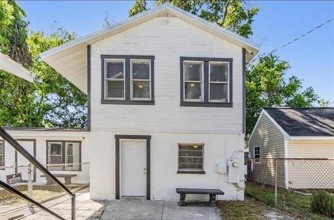 property at 2914 N 10th St