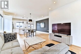 235 Lambton Ave in Toronto, ON - Building Photo - Building Photo